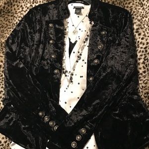 Size 1 (14-16) Torrid Velvet Jacket